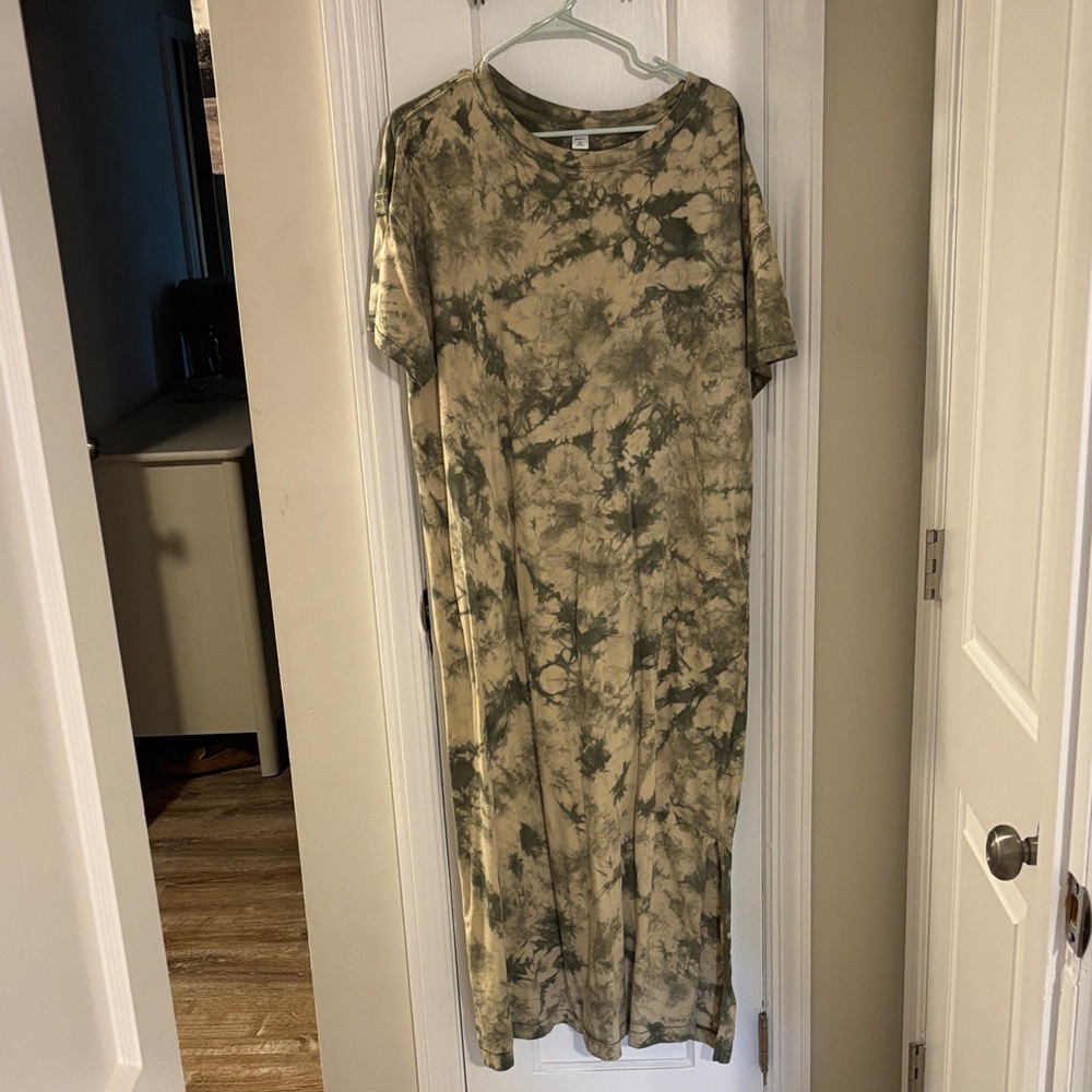 Old Navy Tie-Dye Maxi Dress - Olive and Beige